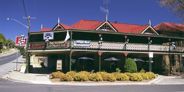 Cooma royal hotel viewed from the outside